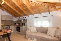 Kuchnia lub aneks kuchenny w obiekcie Selinitsa Stone Studio - Mani Seaview Retreat