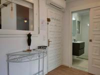Koupelna v ubytování Empurialola -Apartamento con piscina y vistas preciosas en Rosas- 155