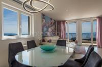 Posedenie v ubytovaní Villa Smaragd - Saphir - Luxury Apartment With Shared Pool