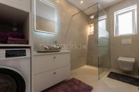 Kúpeľňa v ubytovaní Villa Smaragd - Saphir - Luxury Apartment With Shared Pool