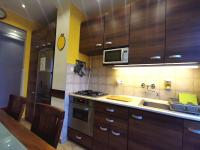 Kuchnia lub aneks kuchenny w obiekcie Smart Business Apartman