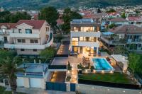 Bazén v ubytovaní Villa Porta Marina alebo v jeho blízkosti