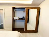 The floor plan of LUXE Bright 2bdr in Center