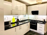 The floor plan of LUXE Bright 2bdr in Center