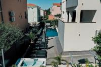 Bazén v ubytovaní Holiday Apartments Amarilis alebo v jeho blízkosti