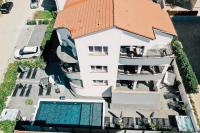 Bazén v ubytovaní Holiday Apartments Amarilis alebo v jeho blízkosti