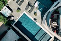 Bazén v ubytovaní Holiday Apartments Amarilis alebo v jeho blízkosti