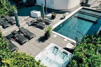 Bazén v ubytovaní Holiday Apartments Amarilis alebo v jeho blízkosti