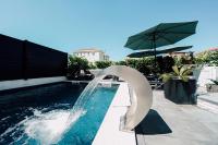 Bazén v ubytovaní Holiday Apartments Amarilis alebo v jeho blízkosti