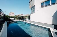 Bazén v ubytovaní Holiday Apartments Amarilis alebo v jeho blízkosti