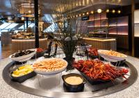 Jídlo v výletní lodě nebo okolí