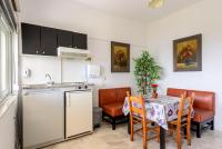 Kuchyňa alebo kuchynka v ubytovaní Angela Apartments new listing