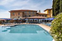 The swimming pool at or close to Hotel Villa Paradiso