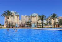 The swimming pool at or close to Miradores del Puerto