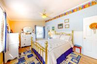 Ein Bett oder Betten in einem Zimmer der Unterkunft Montego Bay - 197 Pine Tree Road