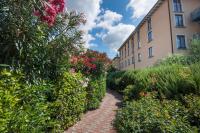 A garden outside Hotel Villa Paradiso