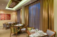 Centara Muscat Hotel Omanにあるシーティングエリア