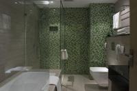 Centara Muscat Hotel Omanにあるバスルーム