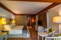 Voodi või voodid majutusasutuse Best Western Premier Bangtao Beach Resort & Spa toas