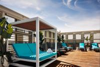 Hyatt House LAX Century Blvdにあるバルコニーまたはテラス
