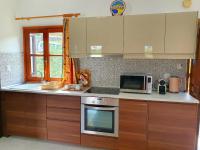 Kuchyňa alebo kuchynka v ubytovaní Galini View Apartments Lindos