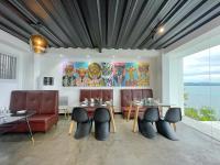 Posezení v ubytování Epic Suites Bohol ADULTS ONLY