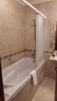 Koupelna v ubytování Free SPA в Св. Иван Рилски - Сладък дом сред лукс