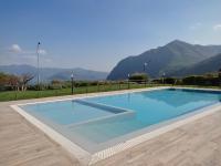 Bazén v ubytovaní IseoLakeRental - Costa del Sole alebo v jeho blízkosti