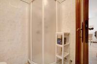 A bathroom at Stella del Garda 2 con terrazza