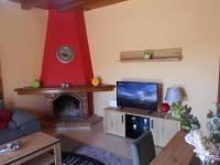Televízia a/alebo spoločenská miestnosť v ubytovaní Little Castle