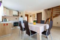Kuchnia lub aneks kuchenny w obiekcie Apartments Lily