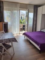 Posteľ alebo postele v izbe v ubytovaní Apartments Crikvenica Megan 2