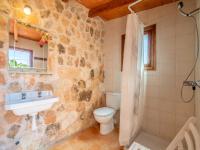 Koupelna v ubytování Holiday Home Can Felip by Interhome