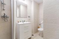 Koupelna v ubytování Sun Coast Benalmádena -- Superb studio with 4 pools, gardens & breakfast