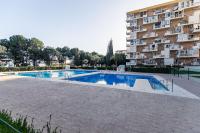 Bazén v ubytování Sun Coast Benalmádena -- Superb studio with 4 pools, gardens & breakfast nebo v jeho okolí