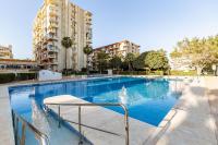 Bazén v ubytování Sun Coast Benalmádena -- Superb studio with 4 pools, gardens & breakfast nebo v jeho okolí