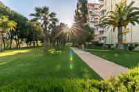 Zahrada ubytování Sun Coast Benalmádena -- Superb studio with 4 pools, gardens & breakfast