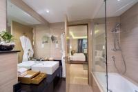 Centara Muscat Hotel Omanにあるバスルーム