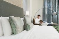 Centara Muscat Hotel Omanにあるベッド