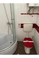 Kúpeľňa v ubytovaní Apartment Nuka - One Bedroom Apartment with Terrace