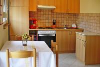 Kuchyň nebo kuchyňský kout v ubytování Apartment in Vir near the beach