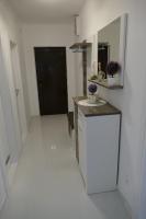 Kuchyňa alebo kuchynka v ubytovaní Seafront City Apartment Ana Trogir