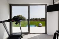Fitness centrum a/nebo fitness zařízení v ubytování Alma Villa, 2000m2 Luxury Living, by ThinkVilla