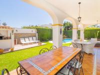 Bazén v ubytování Cubo's Villa Yedra Guadalmar nebo v jeho okolí