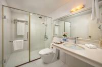 A25 Hotel - 705 Lac Long Quanにあるバスルーム