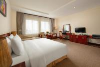 A25 Hotel - 705 Lac Long Quanにあるテレビまたはエンターテインメントセンター