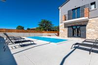Bazén v ubytovaní Villa Baraka with private pool near Rovinj - WiiBuk alebo v jeho blízkosti