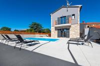 Bazén v ubytovaní Villa Baraka with private pool near Rovinj - WiiBuk alebo v jeho blízkosti