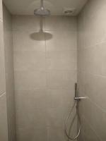 Koupelna v ubytování 105,3 appartement 200m van strand