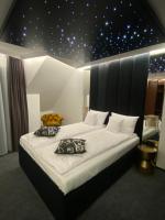Posteľ alebo postele v izbe v ubytovaní Axel Baltic Jacuzzi & Sauna ADULTS ONLY